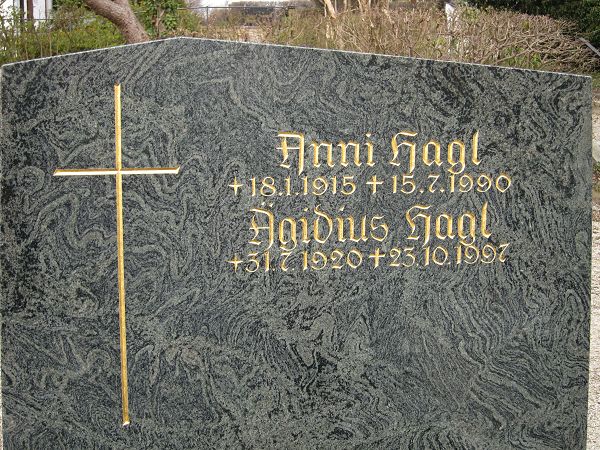 Klicken Sie zuerst in den Kreismittelpunkt, dann an irgendeiner Stelle auf den Kreis selbst.