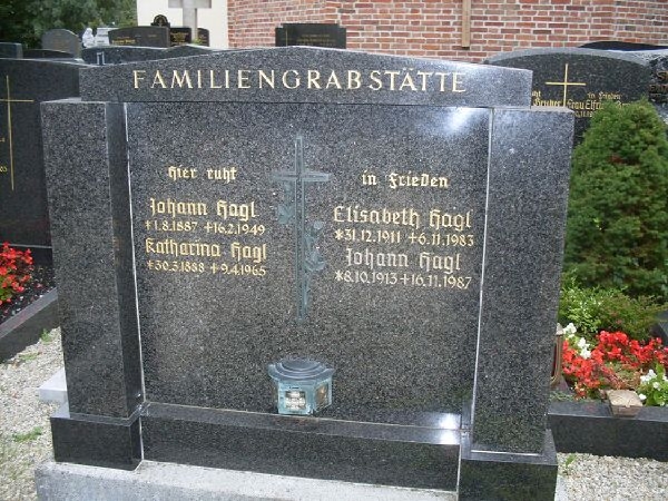 Klicken Sie zuerst in den Kreismittelpunkt, dann an irgendeiner Stelle auf den Kreis selbst.