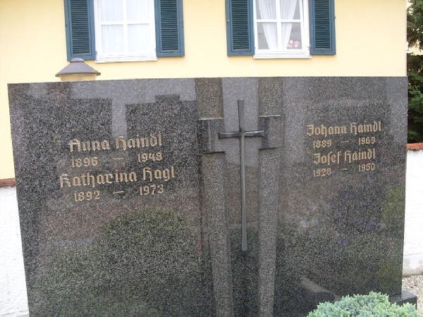 Klicken Sie zuerst in den Kreismittelpunkt, dann an irgendeiner Stelle auf den Kreis selbst.