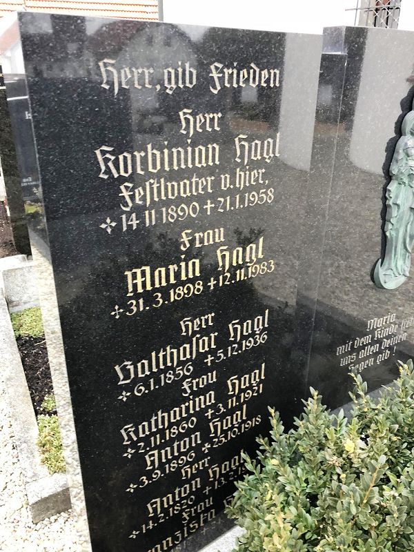 Klicken Sie zuerst in den Kreismittelpunkt, dann an irgendeiner Stelle auf den Kreis selbst.
