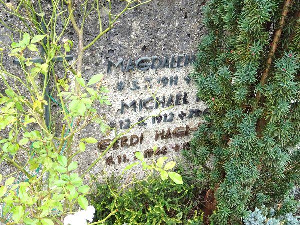 Klicken Sie zuerst in den Kreismittelpunkt, dann an irgendeiner Stelle auf den Kreis selbst.