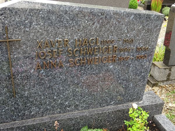 Klicken Sie zuerst in den Kreismittelpunkt, dann an irgendeiner Stelle auf den Kreis selbst.